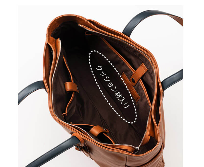 メイン収納（ファスナー開閉）