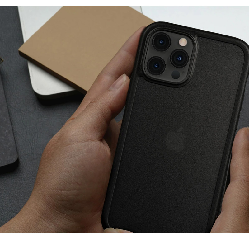 汚れや指紋が付きにくい iPhone13 Pro ケース 背面 カバー スマホケース 耐衝撃