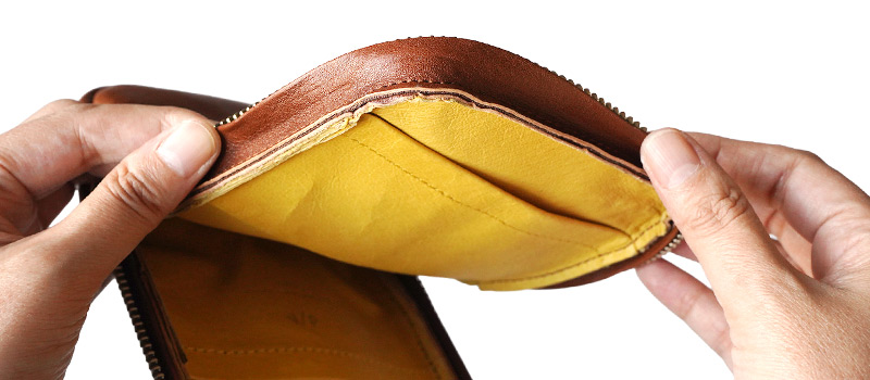 ファスナーガード付き