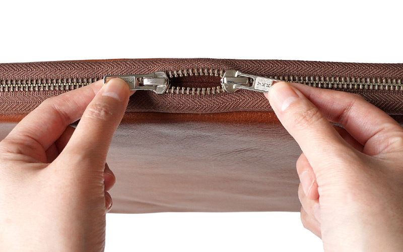 ダブルファスナー仕様