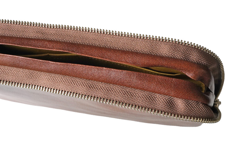 ファスナーガード付き