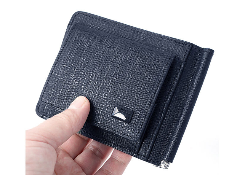 キズや汚れが目立ちにくい革