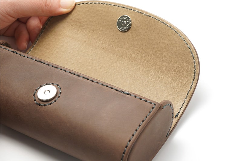 インナーには豚革を使用