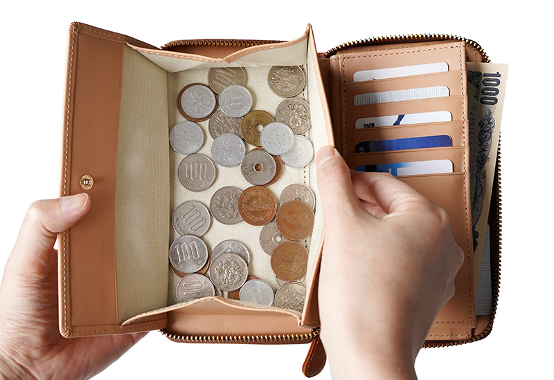 ギャルソン型最大の魅力である大容量の小銭入れ
