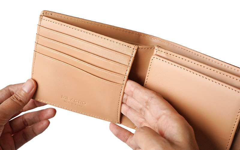 カードポケット裏のフリーポケット