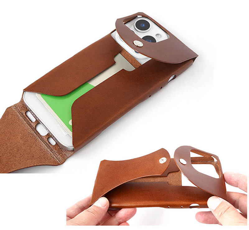 背面にカードや名刺などを収納