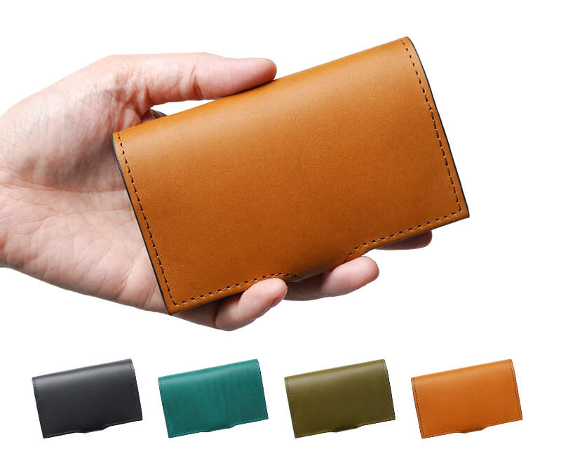 名刺を留めておけるカードスリットを装備