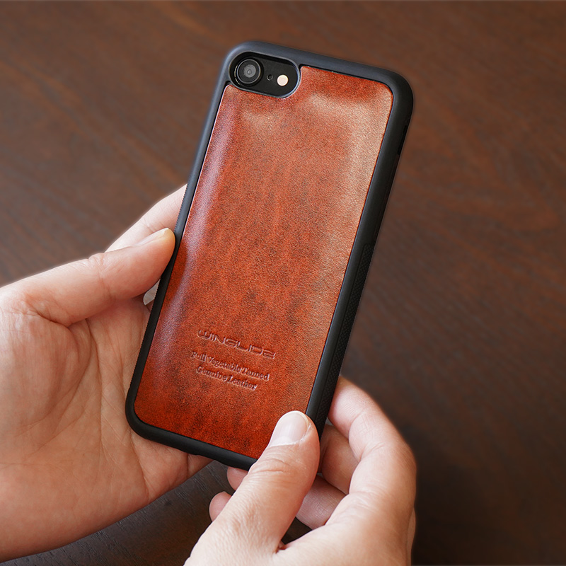 上質な本革の質感とケースとしての機能性を兼ね備えた欲張りなiPhoneケース