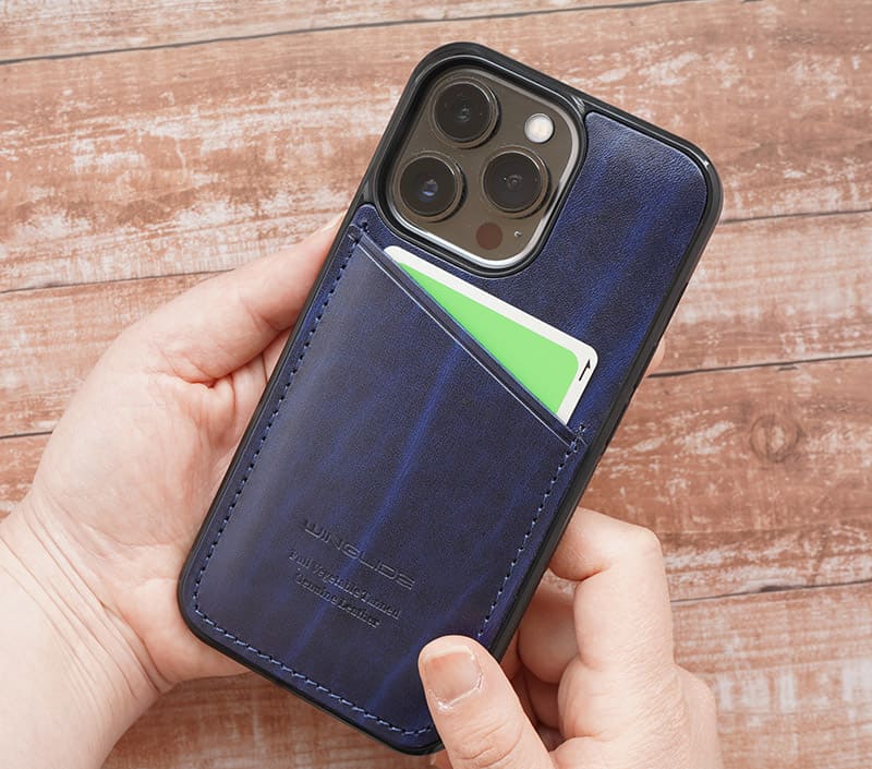 背面に便利なカードポケットがついているiPhoneケース