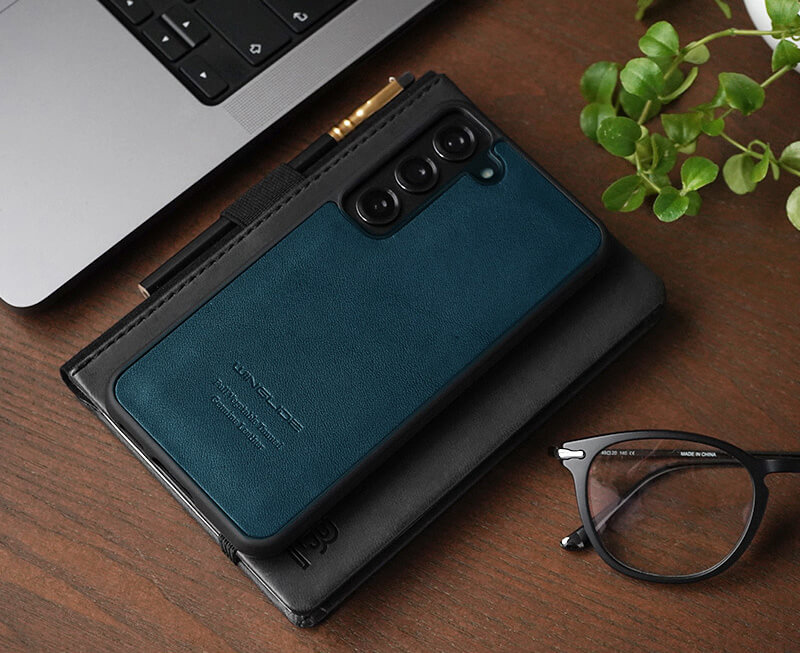 落ち着いた色合いは、ビジネスシーンにも馴染みます。