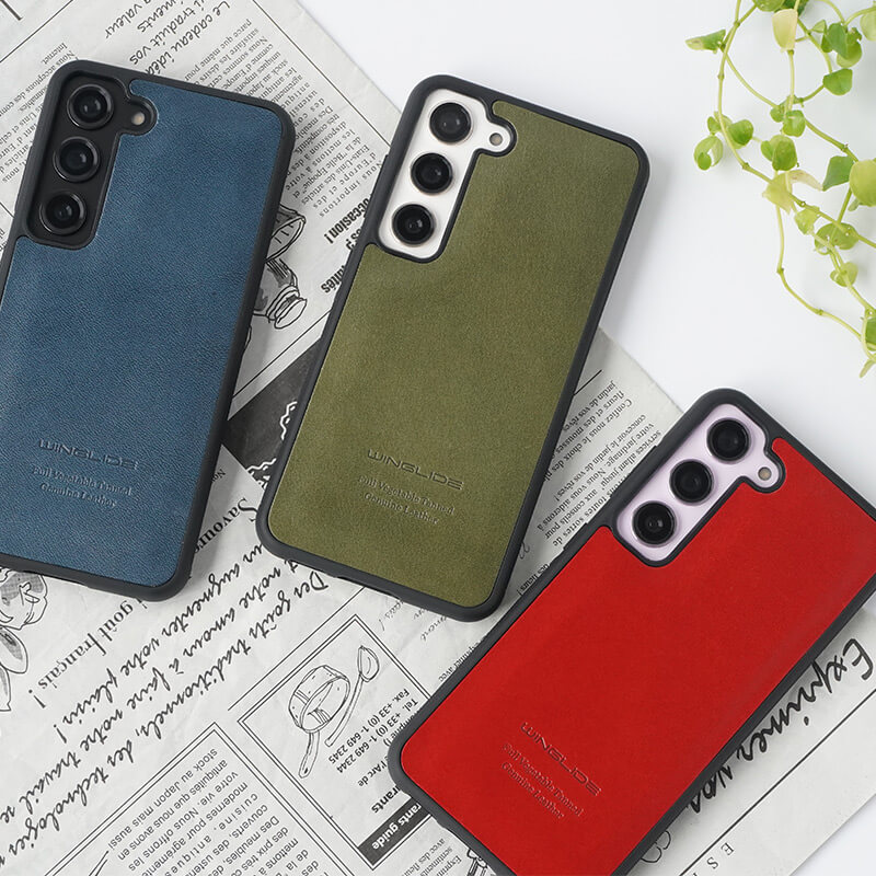 独自の色艶や、使い込むことで深まる飴色の色合いなど、国内はもちろん、海外の一流アパレルメーカーからオーダーが来るほど、世界中から評価されている最高級の皮革です。