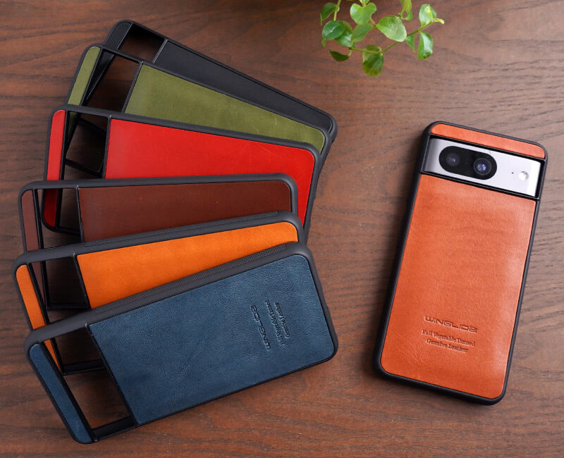 上質な革の質感を気軽におたのしみ頂けるレザーアイテムです。どのカラーもシックで落ち着いた色合いで、シーンを選ばず使っていただけます。