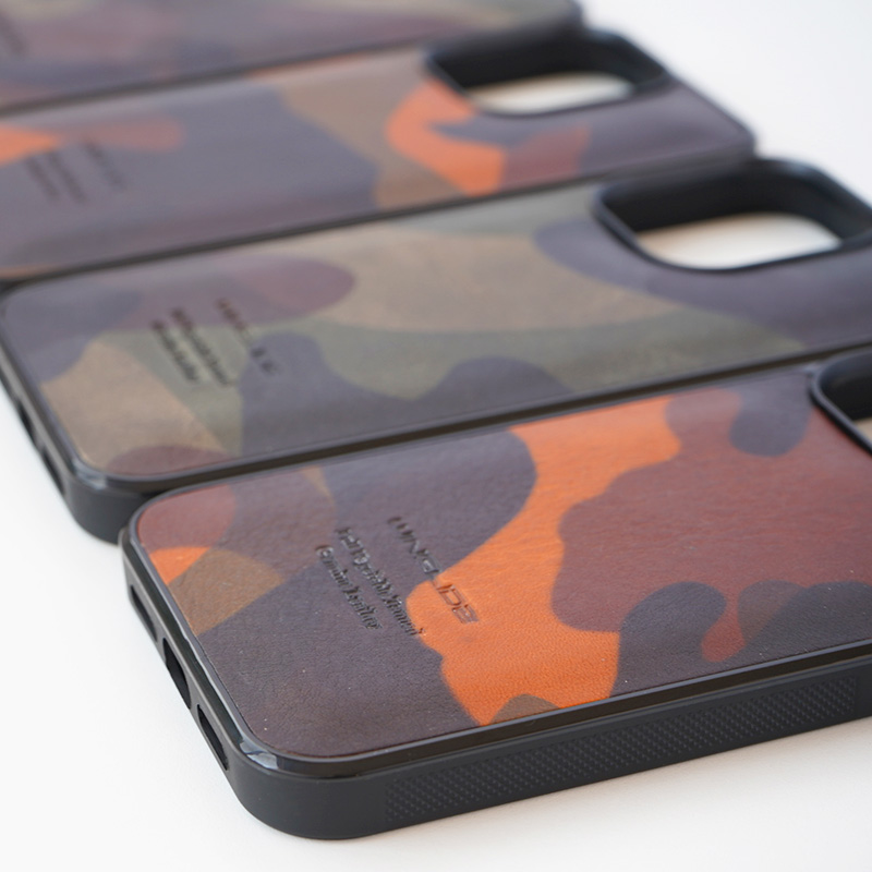 素材本来の風合いを生かすため、生きている時の傷やシミ、トラと呼ばれるシワや血筋が製品にある場合がございます。