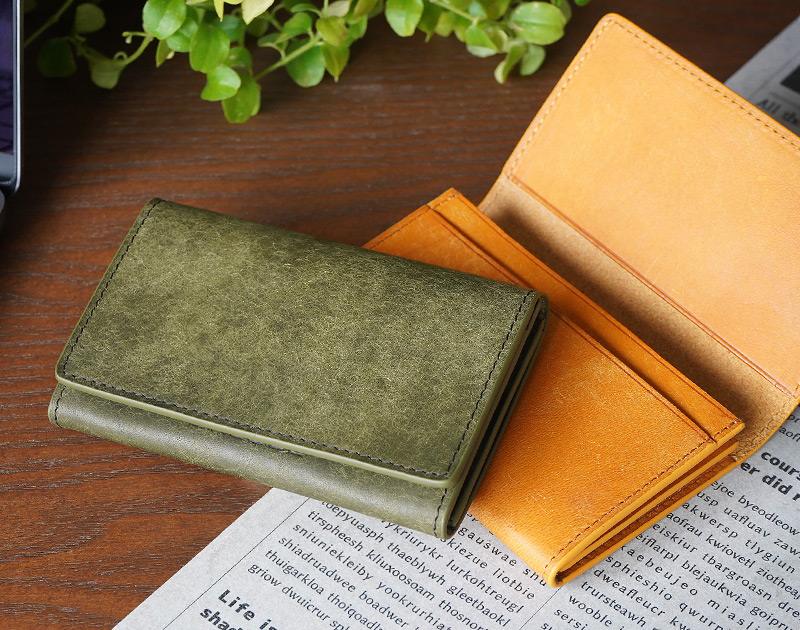 プエブロレザーのオリーバ(カーキグリーン)がおしゃれなカードケース / 名刺入れ