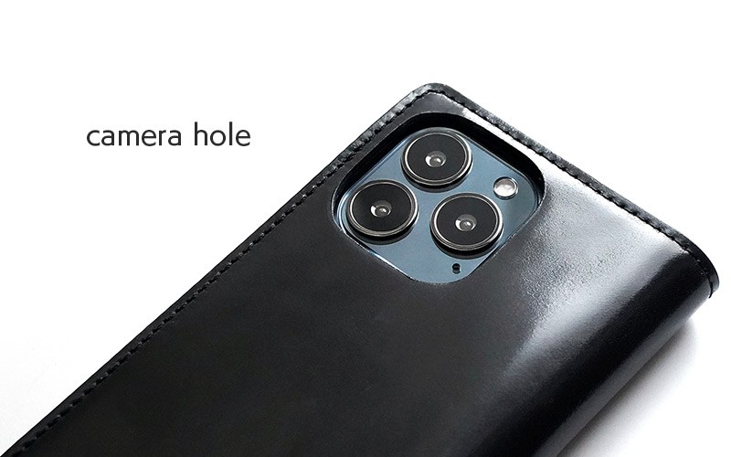 コードバン手帳型ケースのカメラホール