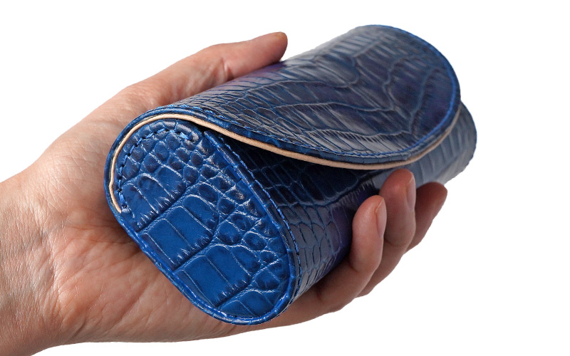 手に馴染む形状