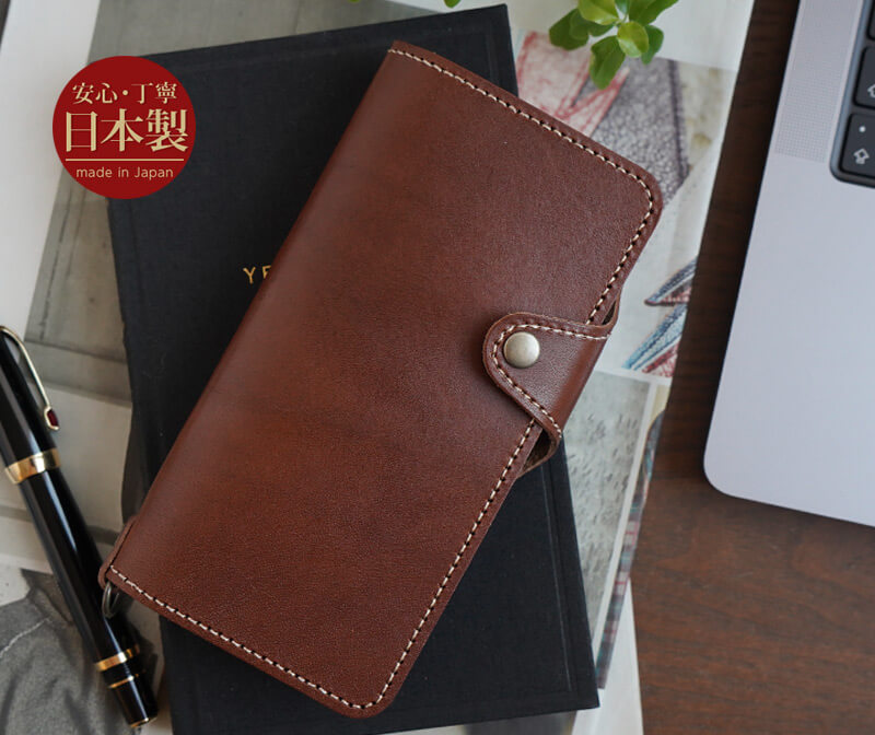 栃木レザーを使用したiPhoneケース