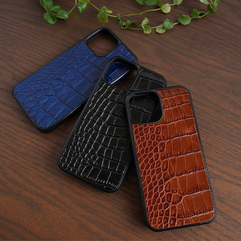 クロコ型押しがおしゃれなスマホケース