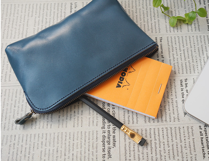 栃木レザーマルチポーチ