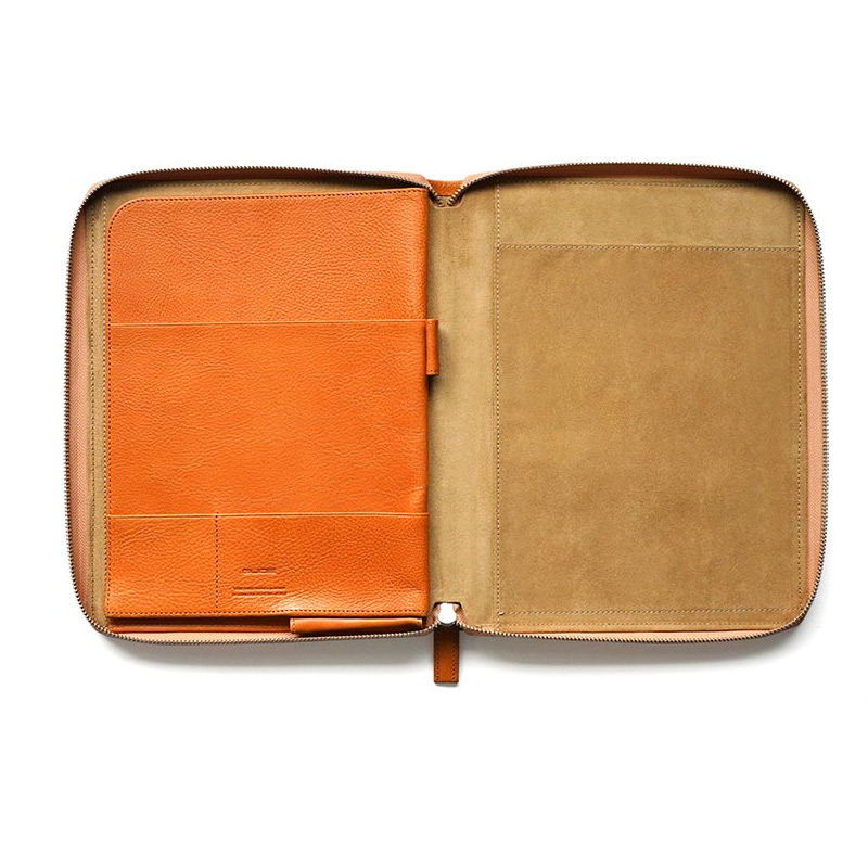 ナチュラルの内装は上品なベージュカラー