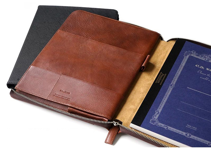 ケース付きのiPadとノートが同時に入ります