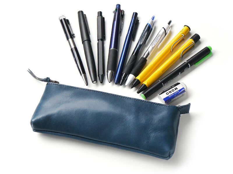 栃木レザーならではの手触りと経年変化が楽しめる、革好きのオトナのためのアイテムです。