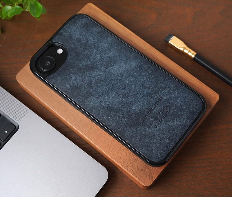 落ち着いた色合いはビジネスシーンにもなじみます。