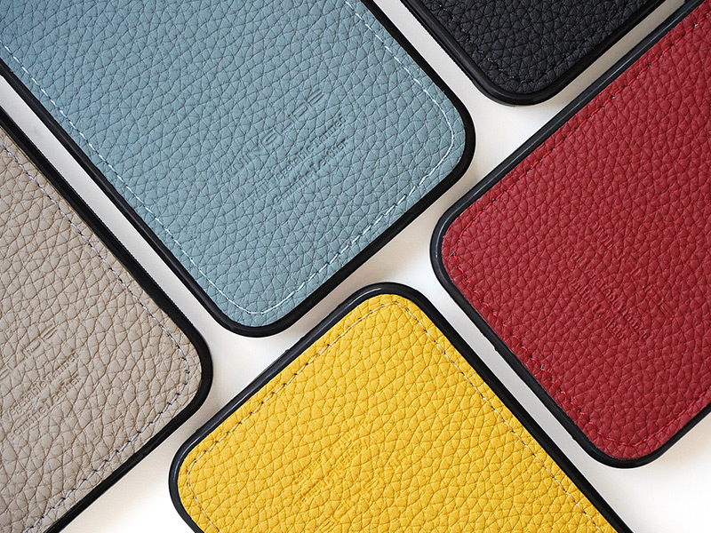 有名メゾンでも使われるシュランケンカーフを使用