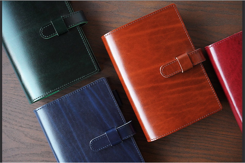 上質なルガトーレザーを使用