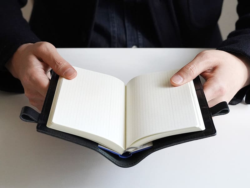 思わず手に取りたくなる手帳カバー