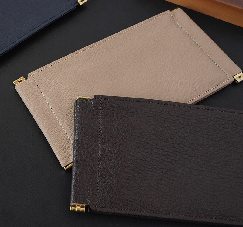 柔らかな手触りの山羊革