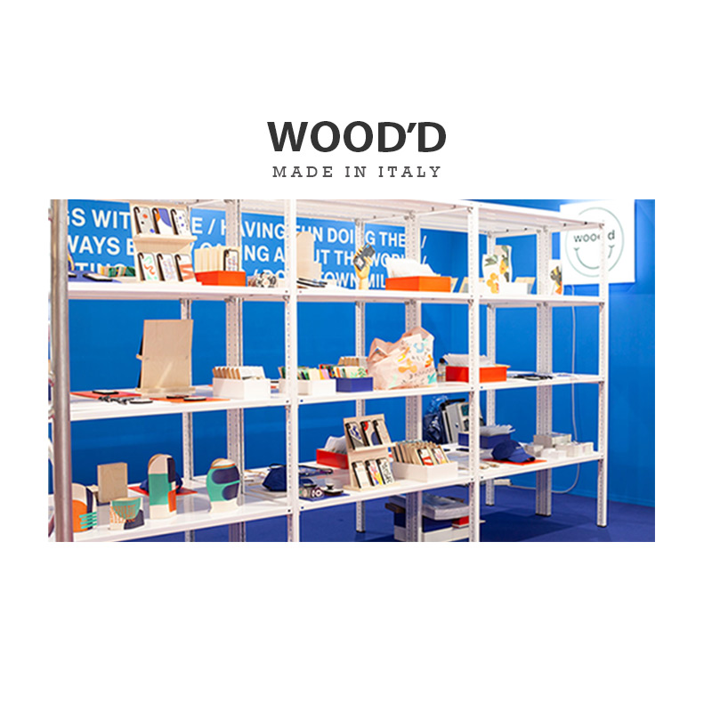 WOOD'Dは天然木をベースに身近にあるTOOLにマッチしたアクセサリーや小物を作っている新しい感覚のブランド。WOOD'DはイタリアでiPhone、iPad用アクセサリーに天然木を取り入れた最初のブランドである。全てミラノの自社工場で生産されており、若いメンバーからなる会社はファミリーのように仲が良く、常に新しいアイデアで溢れている。デザインは平面体が多いに用いられ、組木やレーザー彫刻、独創的なプリントにより表現している。これまでにiPhone、iPadカバー、iPhoneスピーカー、スタンド、ラックなどを販売している。中でもiPhoneカバーは代表的なアイテムであり、そのiPhoneカバーを納めるケースはディスプレイ用スタンド、動画視聴スタンドとして利用することができるなど画期的なものである。WOOD'Dの商品は、colletteやTHE CONRAN SHOPをはじめとする世界各国の感度の良いセレクトショップやライフスタイルショップで展開されている。