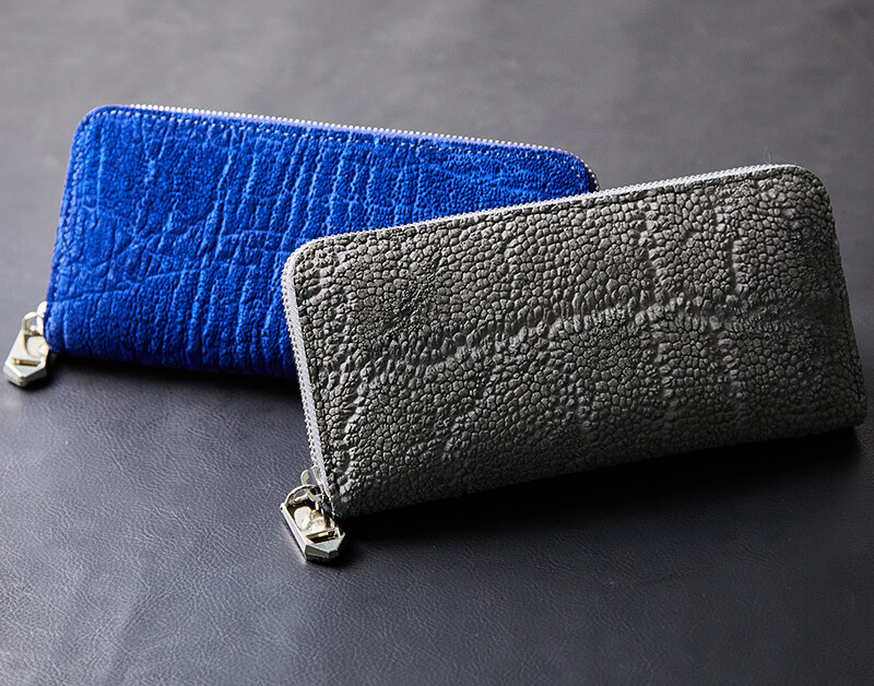 希少価値が高い象革の鼻部分を使用