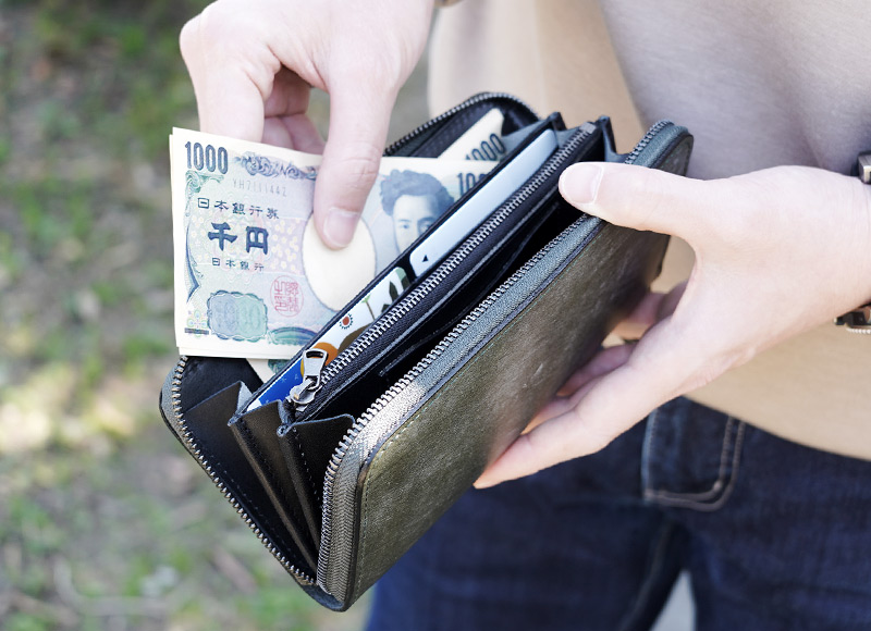 メンズにおすすめの本革を使った長財布