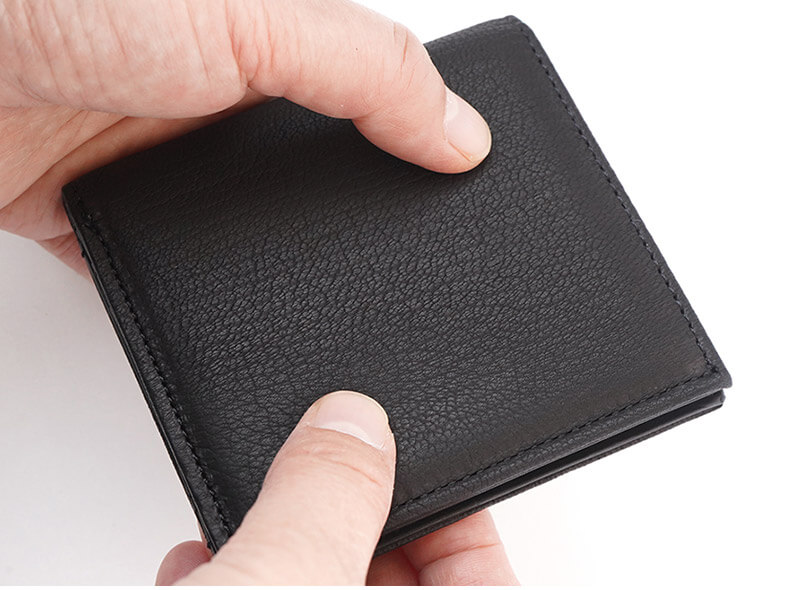 吸い付くような手触り