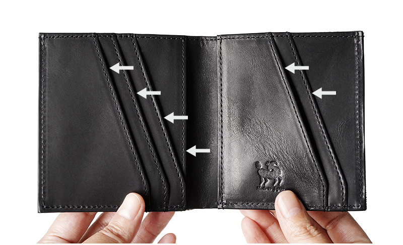 取り出しやすいカードポケット