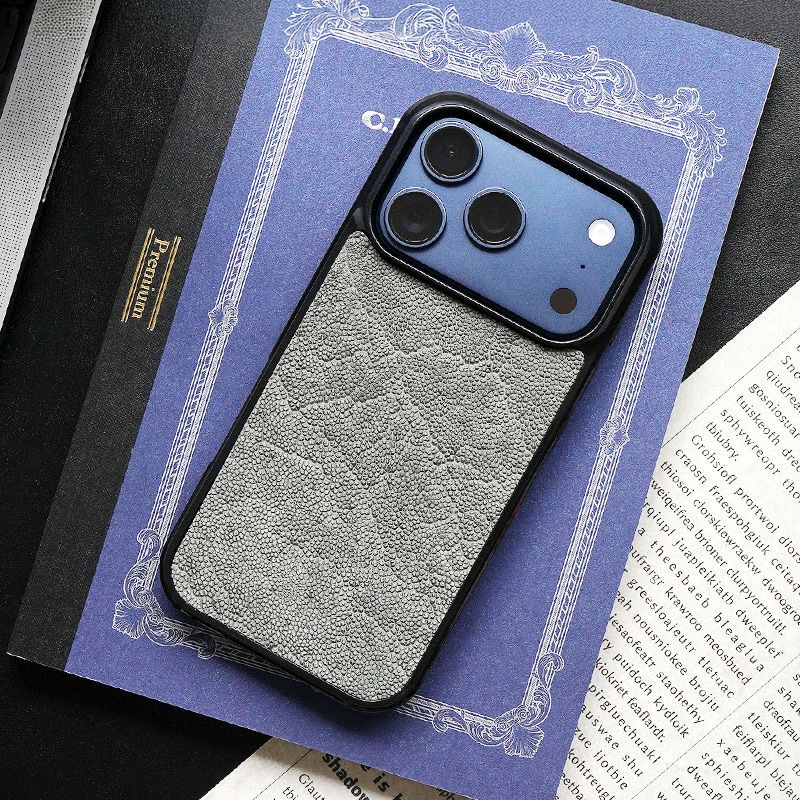 高級レザー【象革】を使ったiPhoneケースはこちら